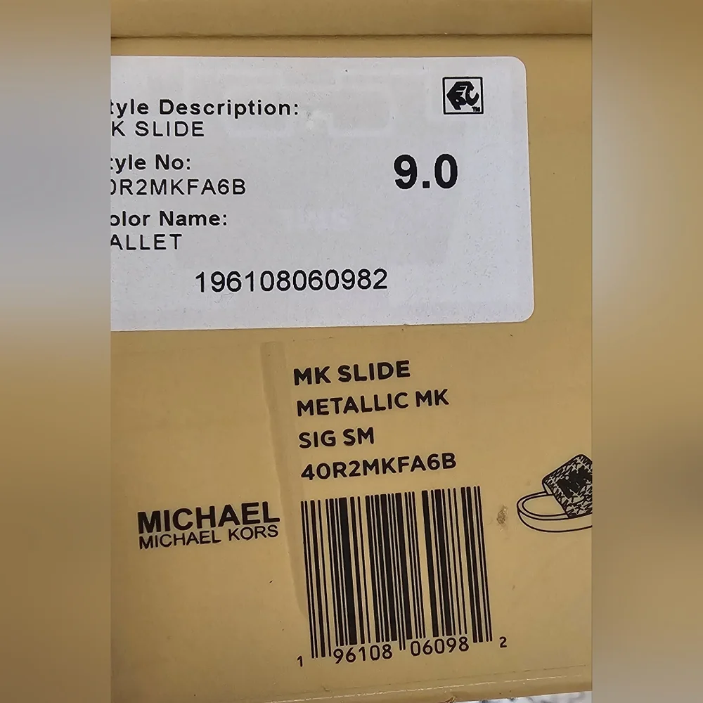 COPY - Michael Kors Gold Sandals Elegant Design - Picture 6 of 6